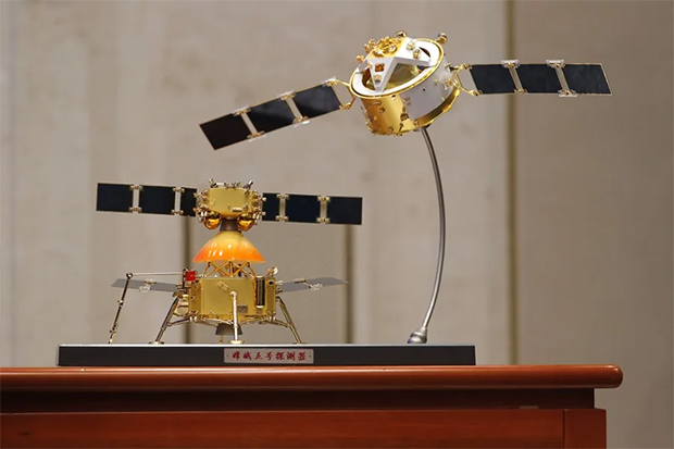 China prepara el cohete de la misión Chang'e-7, que explorará el polo sur de la Luna