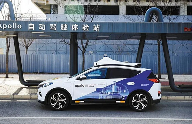 China vuelve a conceder permisos para 'robotaxis' tras incidente en Wuhan