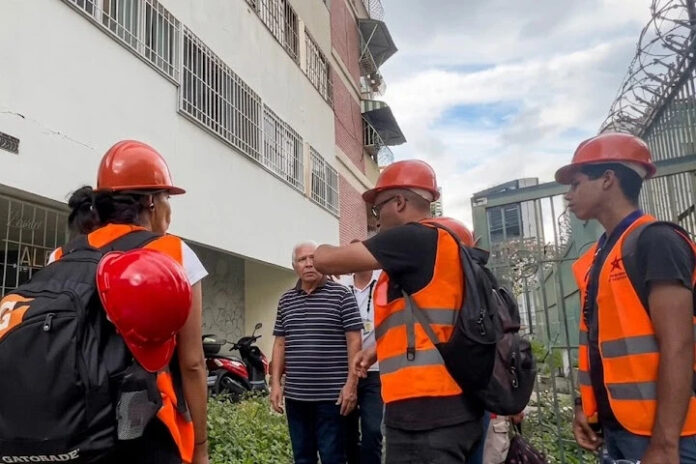 Comisión Presidencial continúa inspecciones a edificios en Caracas