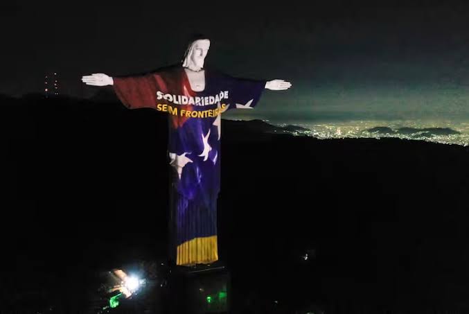 Cristo Redentor de Brasil se ilumina en solidaridad con Venezuela - Es Noticia
