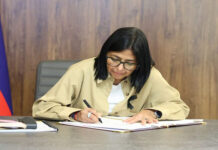 Delcy Rodríguez firmó reglamento de la Ley de Hidrocarburos