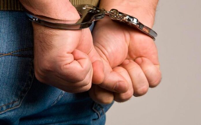 Detenido por robar USD 200 de la caja de donde trabajaba para apostar en el Mundial
