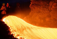 El Etna continúa bajo vigilancia en Italia con alerta naranja para la aviación