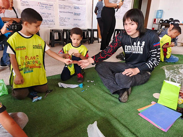 Elaboración-de-títeres-ayuda-a-infantes-a-enfrentar-contingencia-por-sismos