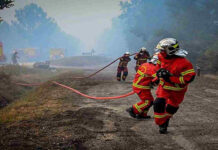 Evacuados otros 4.000 turistas por el megaincendio cerca de Burdeos