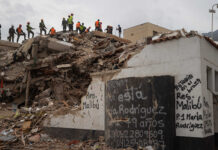 Familias piden no demoler los edificios en La Guaira sin sacar los cuerpos tras terremoto