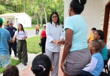 Gobierno evalúa daños en La Guaira tras sismo y despliega atención en Los Caracas