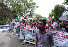 India anuncia tribunales especiales ante la protesta juvenil por filtraciones de exámenes