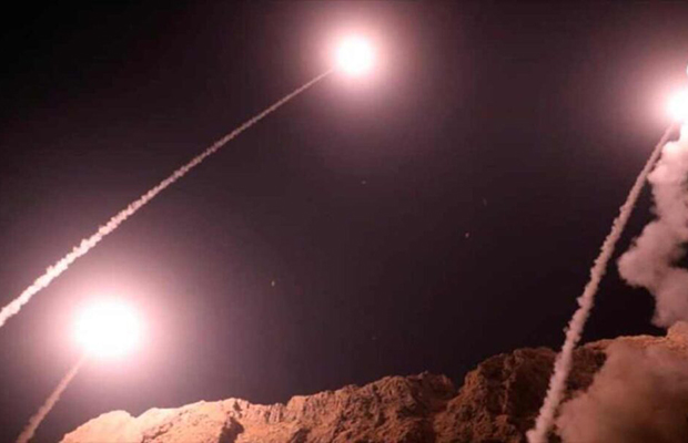 Irán dice haber atacado objetivos de EEUU en Baréin y Jordania