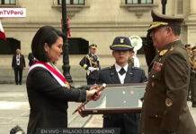 Keiko Fujimori es reconocida como jefa suprema de las Fuerzas Armadas y la Policía de Perú
