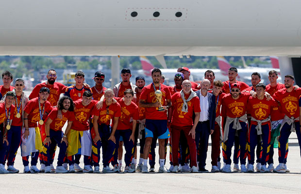 La-selección-española-aterriza-en-Madrid