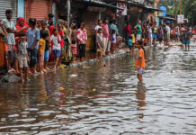 Las lluvias monzónicas en la India causan decenas de muertos por desastres en todo el país