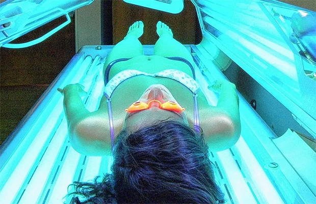 Los peligros de las camas solares para la piel, los ojos y el envejecimiento prematuro