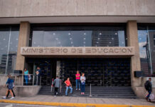 Ministerio de Educación retoma atención presencial al público en su sede principal