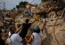 «No podemos dejar a nadie atrás»: venezolanos siguen buscando desaparecidos un mes después