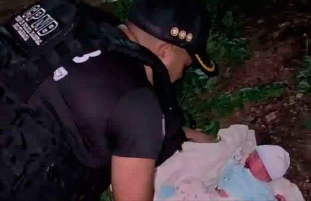 PNB-rescata-con-vida-a-bebé