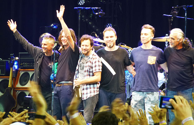 Pearl-Jam-emprende-subasta
