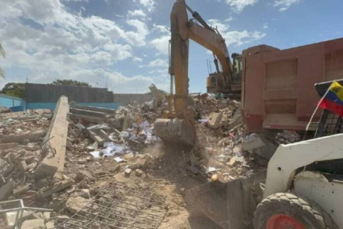 Plan de Despeje en La Guaira agiliza 51 viajes diarios de traslado de escombros