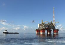 Repsol espera recibir cuatro barcos con crudo de Venezuela en lo que queda de año