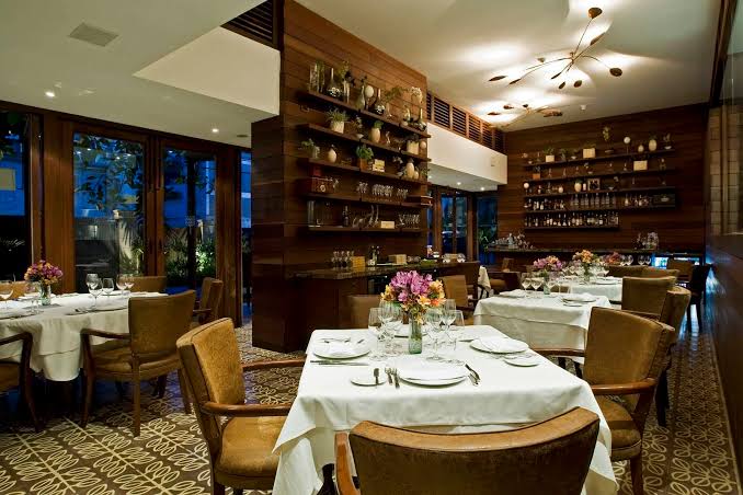 Sector restaurante evalúa daños mientras empresas auxilian a trabajadores afectados