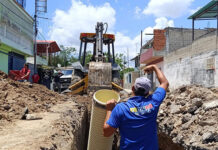 Unas 200 familias beneficiadas con sustitución de colectores en Maracay