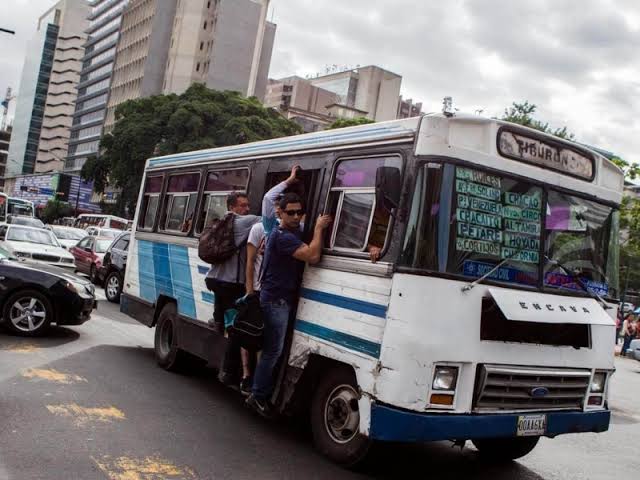 Usuarios de Caracas denuncian cobro de 170 bolívares pese a tarifa oficial