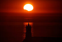 A falta de eclipse total, Francia se prepara para vivir el atardecer más hermoso del siglo