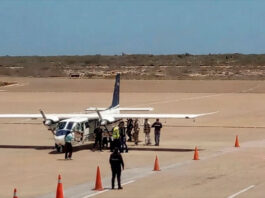 Aterrizaje de emergencia en Falcón: una de las compuertas se abrió en pleno vuelo
