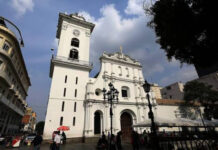 Avanzan labores de apuntalamiento en la Catedral de Caracas tras los terremotos