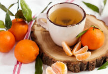 Beber té de cáscara de mandarina equilibra el sistema digestivo