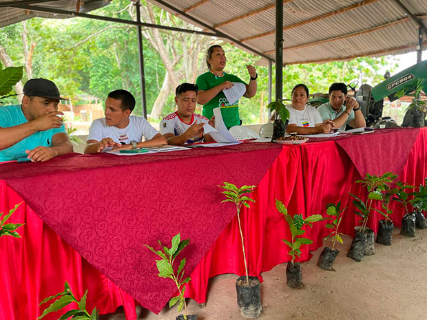 Caficultores-de-Revenga-discutieron-Reglamento