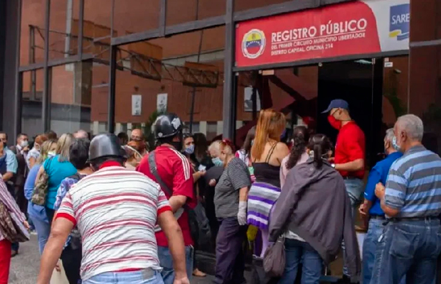 Capturan-en-Caracas-a-una-funcionaria-por-falsificar-una-partida-de-nacimiento-por-250-dólares