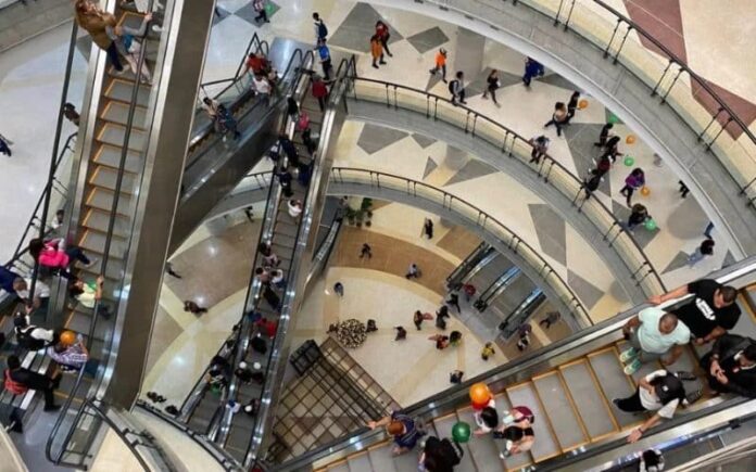 Centros comerciales apoyan plan de ahorro eléctrico en Caracas por contingencia