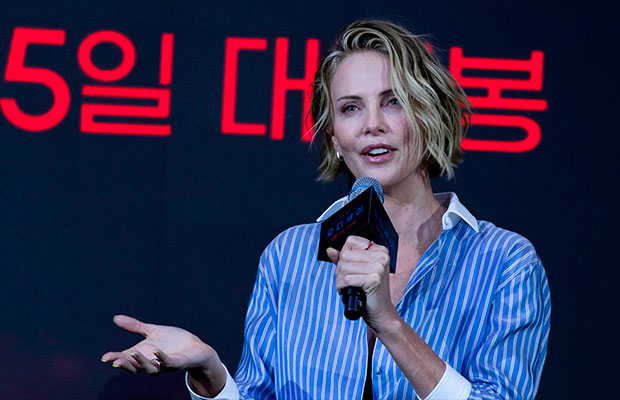 Charlize-Theron-y-John-Carpenter-serán-homenajeados
