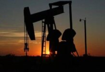 Datanálisis sitúa en 1.3 millones de barriles diarios la meta petrolera para el cierre de 2026