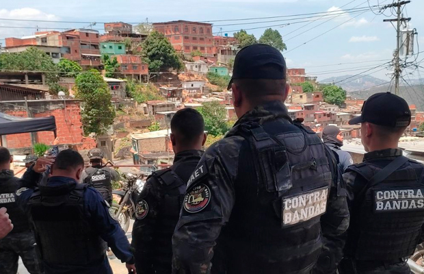 Detienen-a-pastor-evangélico-prófugo-con-condena-por-abusar-de-su-hija-en-Colombia