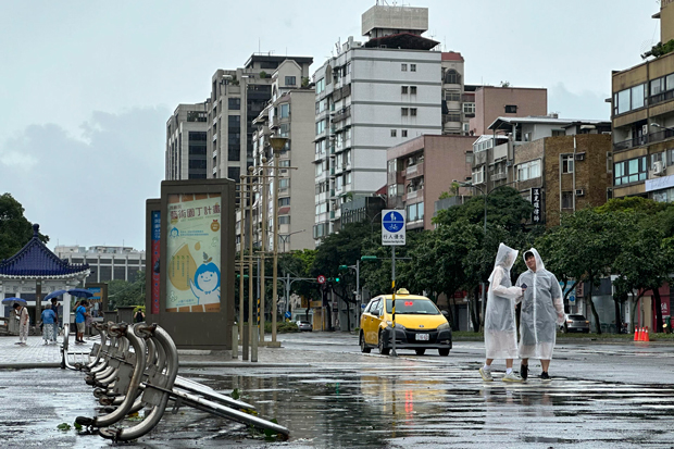 El-tifón-Saudel-se-debilita-pero-dejará-lluvias-y-viento-en-Taiwán