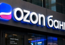 Google Play elimina aplicación bancaria de plataforma rusa de comercio electrónico OZON