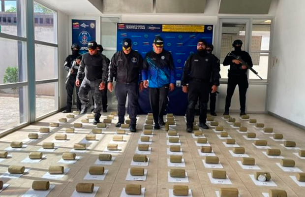 Incautan-100-envoltorios-cilíndricos-de-presunta-marihuana-en-Falcón