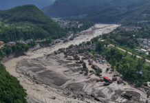India desplegó ayuda en Nepal tras la riada con más de 170 indios desparecidos