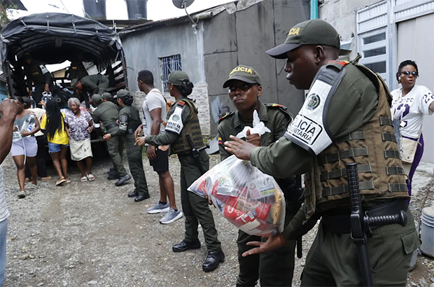 La India envía 20 toneladas de ayuda humanitaria a Colombia por el terremoto