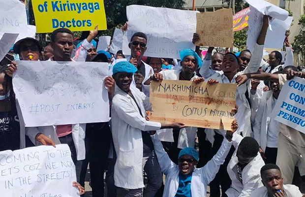 Las enfermeras protestan en Kenia y paralizan la atención médica en más de 20 condados