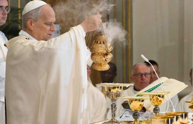 León XIV rechaza abusos contra la liturgia y pide responsabilidad a obispos y curas