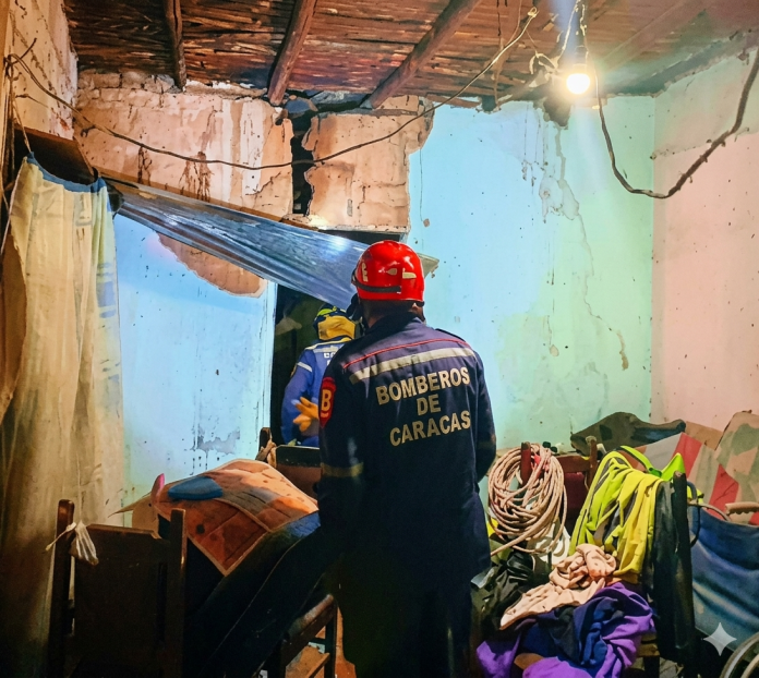 Lluvias en Caracas dejan cinco fallecidos y más de 170 emergencias atendidas