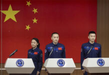 Los astronautas de la Shenzhou-23 realizan su primera misión extravehicular en la Tiangong