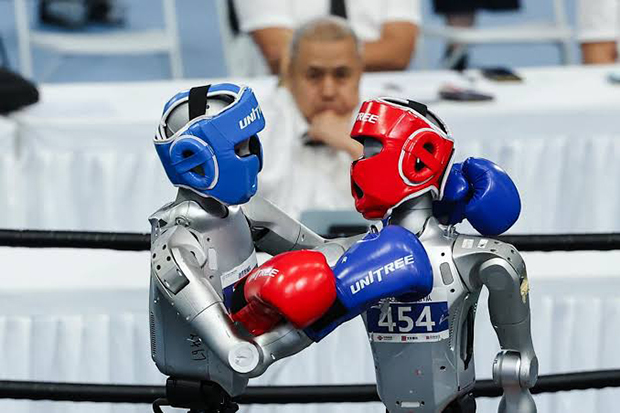 Los robots de Pekín bajan de nueve segundos, pero el mundo real se les resiste