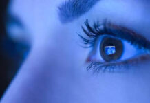 Luz azul puede tener un efecto inesperado en los ojos