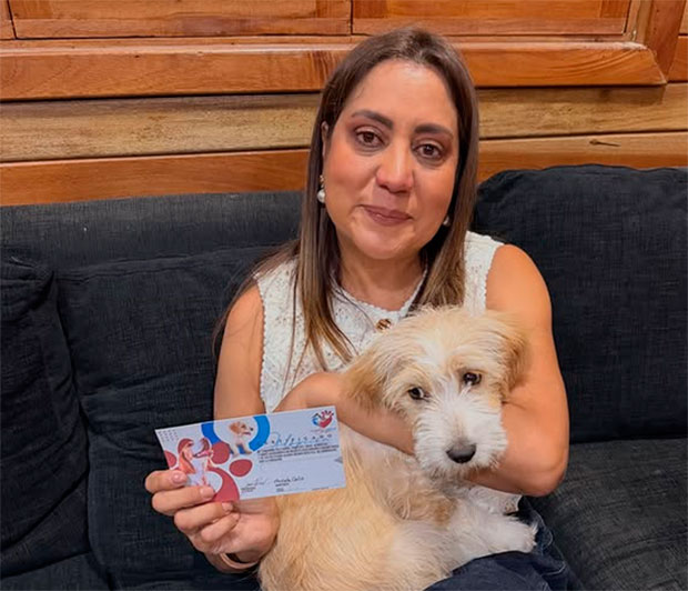 Mariela-Celis-le-da-la-bienvenida