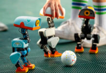 Microduck, un robot con forma de pato que canta, juega y recoge objetos