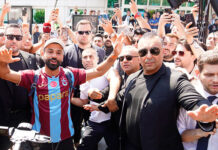 Mohamed Salah llega a Turquía para fichar por el Trabzonspor